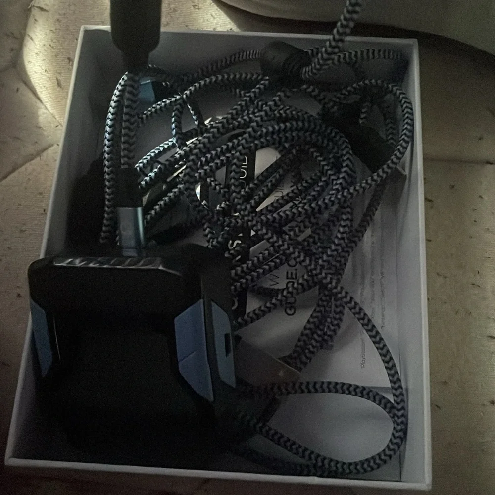 Comes with all cords pretty much brand new I used it only once
